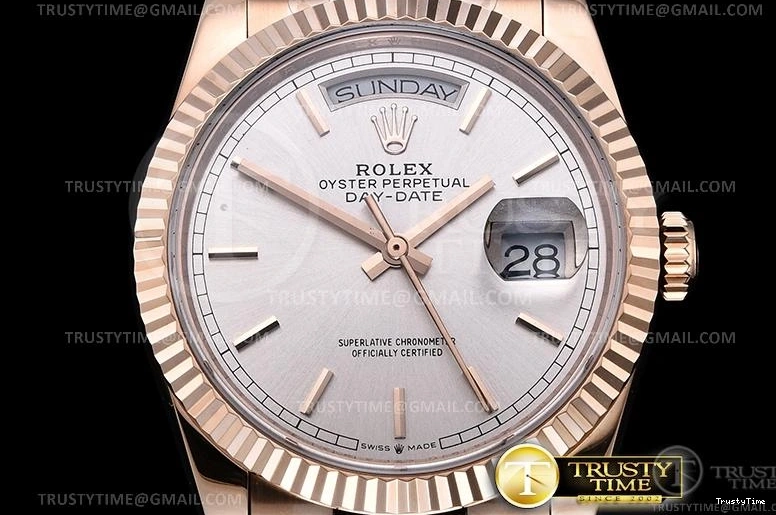 0419 RDD0219E – DayDate 36mm RelaxedFit 695